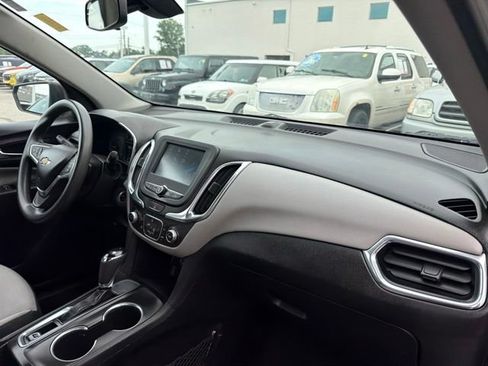 Used 2018 Chevrolet Equinox LS FWD image 26