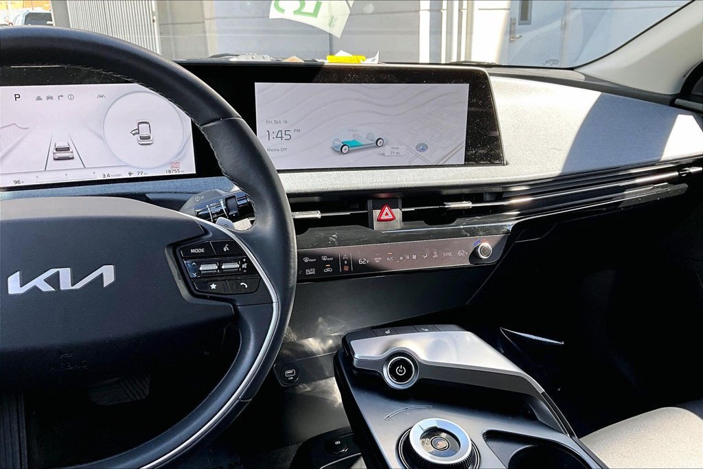 Used 2024 Kia EV6 Light RWD image 10