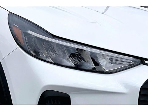 Used 2025 Ford Escape SE image 27