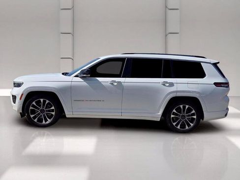 Certified 2021 Jeep Grand Cherokee L Overland w/ Luxury Tech Group IV AWD/4WD image 2