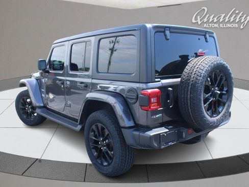 Used 2022 Jeep Wrangler Unlimited Sahara w/ Cold Weather Group image 6
