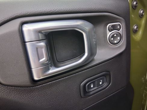 Used 2021 Jeep Wrangler Unlimited Rubicon AWD/4WD image 12