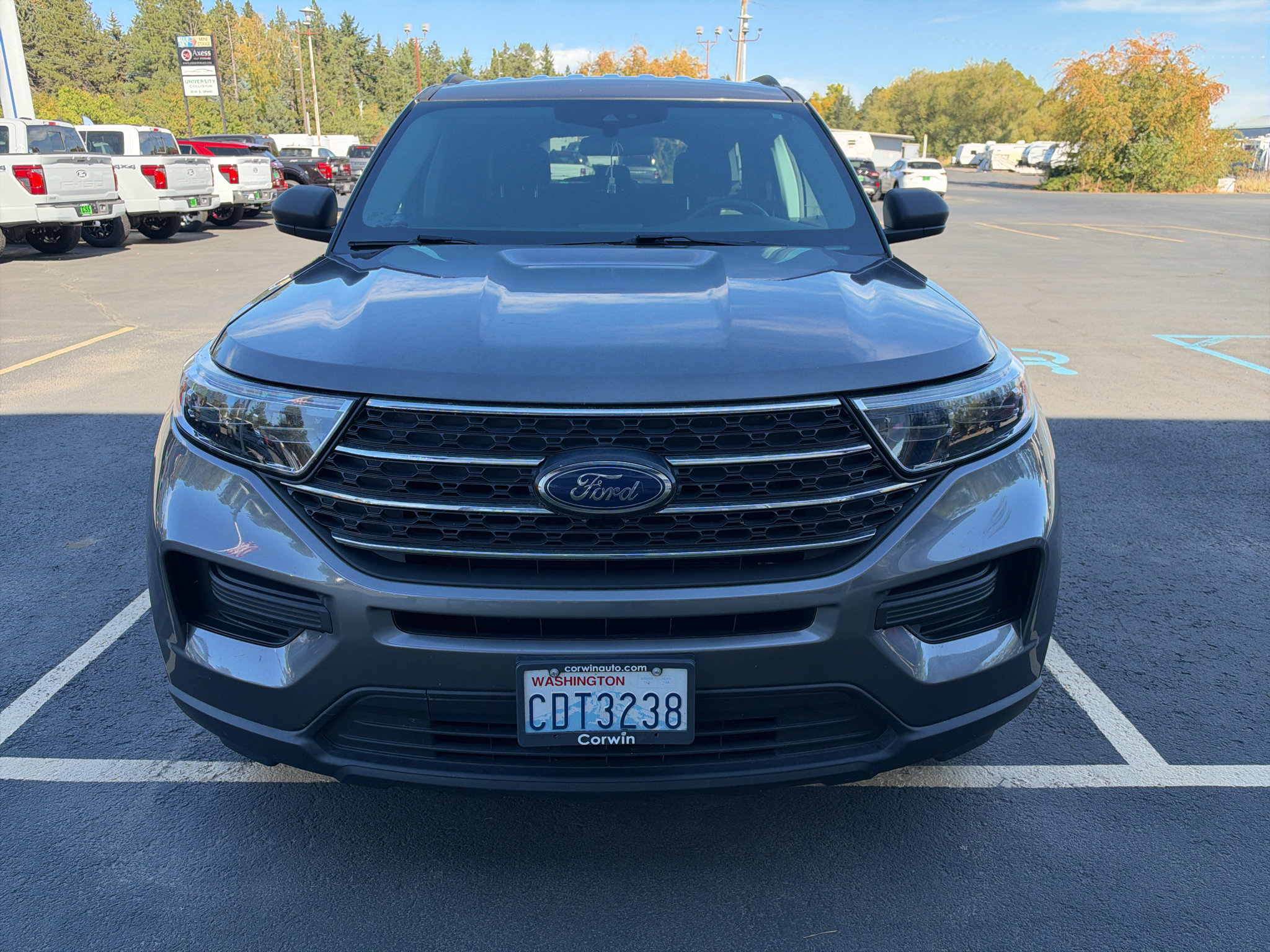 Used 2022 Ford Explorer XLT w/ Class IV Trailer Tow Package AWD/4WD image 2