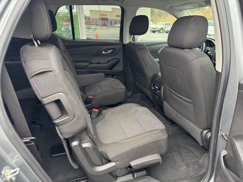 Used 2018 Chevrolet Traverse LT image 10