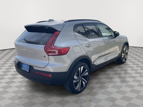 Used 2025 Volvo XC40 B5 Plus image 7