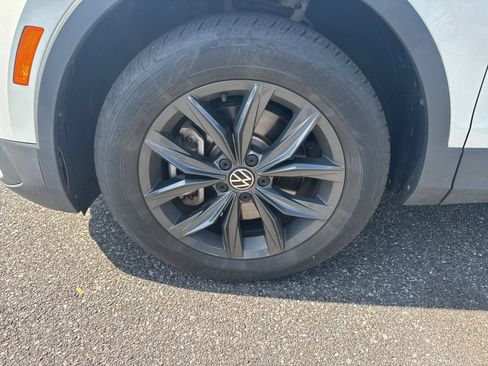 Certified 2024 Volkswagen Tiguan SE AWD/4WD image 13