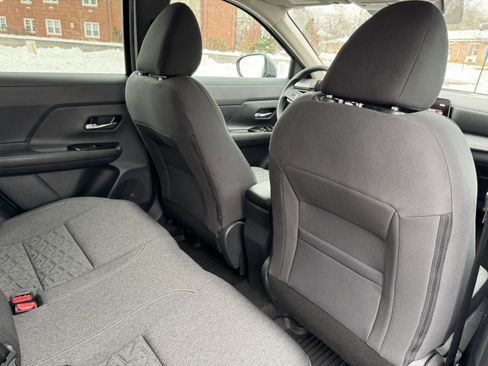 Used 2025 Nissan Kicks SV image 32