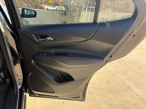 Used 2022 Chevrolet Equinox LT image 17