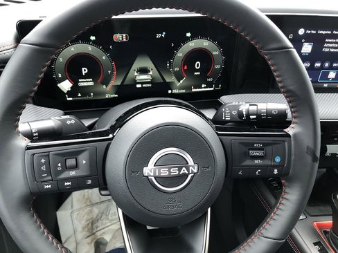 New 2026 Nissan Kicks SR w/ Cold Weather Package image 23