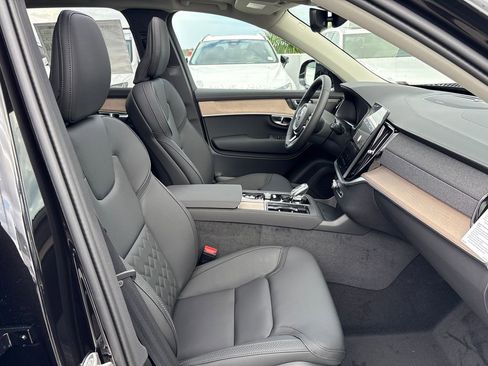 New 2026 Volvo XC90 B6 Plus image 16