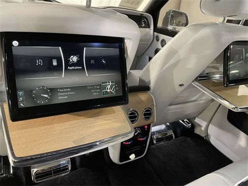 Used 2019 Rolls-Royce Cullinan image 27