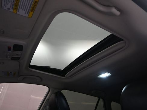 Used 2017 Subaru Outback 3.6R Limited image 29