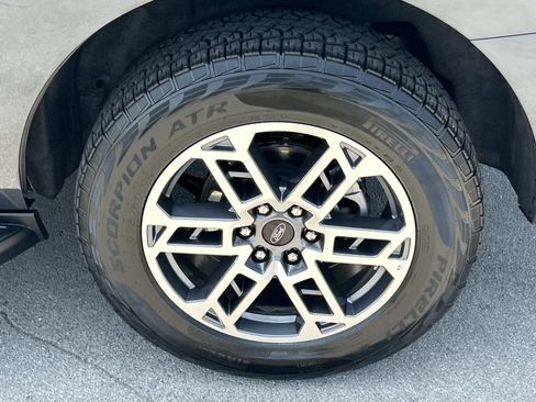 Used 2025 Ford Expedition Active AWD/4WD image 19