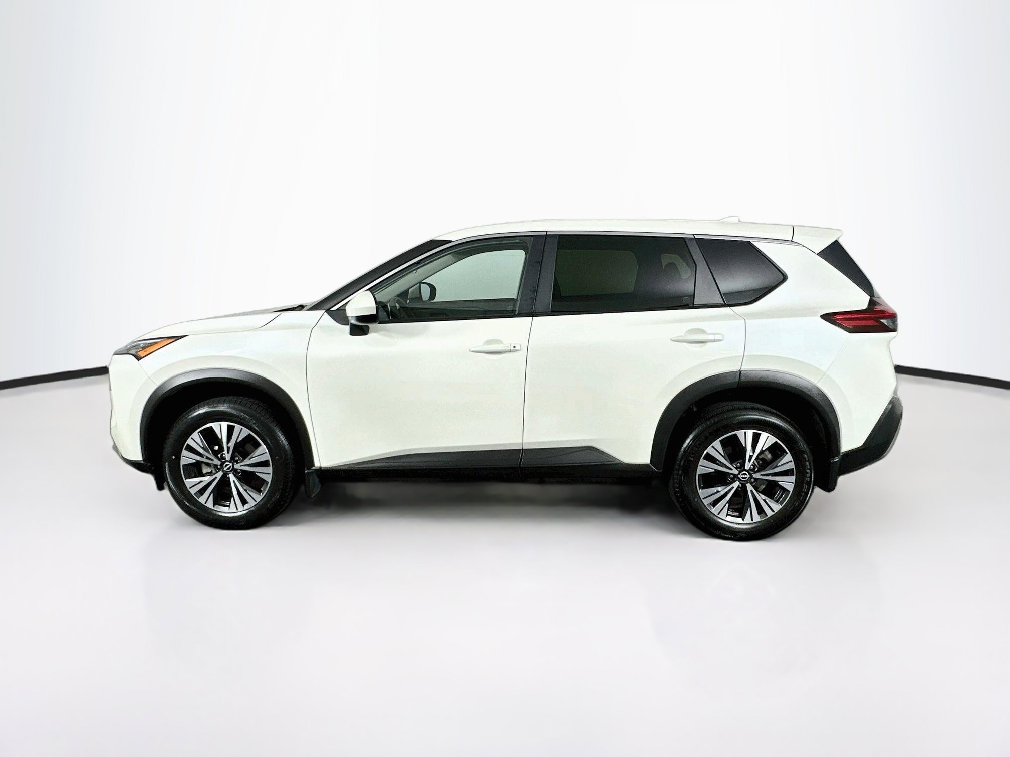 Used 2023 Nissan Rogue SV FWD image 4
