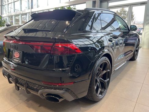 New 2026 Audi RS Q8 performance image 4