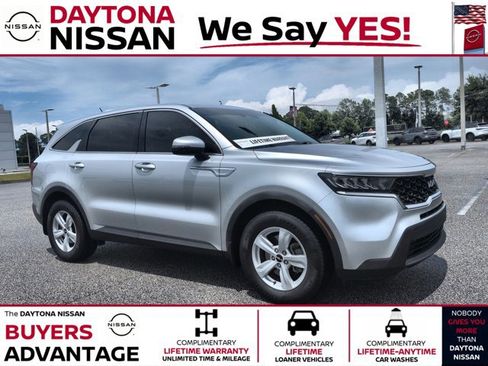 Used 2022 Kia Sorento LX FWD image 1