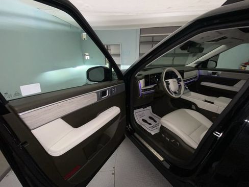 Used 2025 Hyundai Santa Fe Calligraphy AWD/4WD image 11
