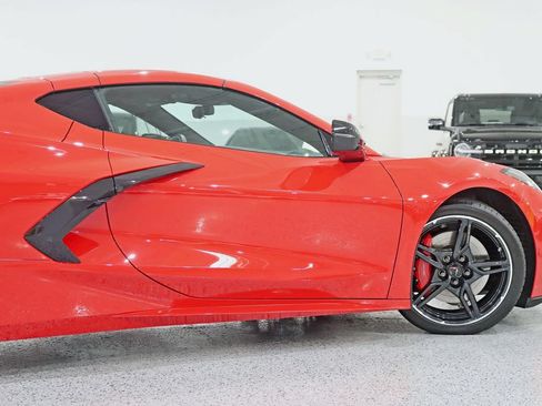 Used 2022 Chevrolet Corvette Stingray Preferred Cpe w/ Z51 Performance Package RWD image 11