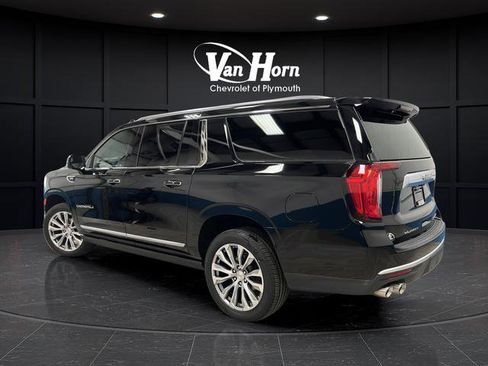 Used 2021 GMC Yukon XL Denali w/ Denali Premium Package AWD/4WD image 5