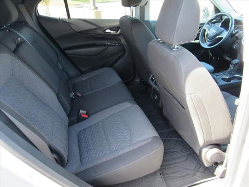 Used 2022 Chevrolet Equinox LT FWD image 27