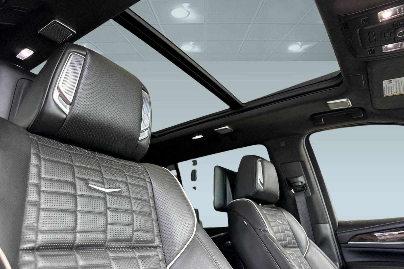 Used 2024 Cadillac Escalade ESV Sport Platinum w/ LPO, ONYX Package AWD/4WD image 25