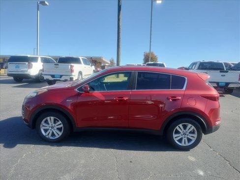 Used 2019 Kia Sportage LX image 4