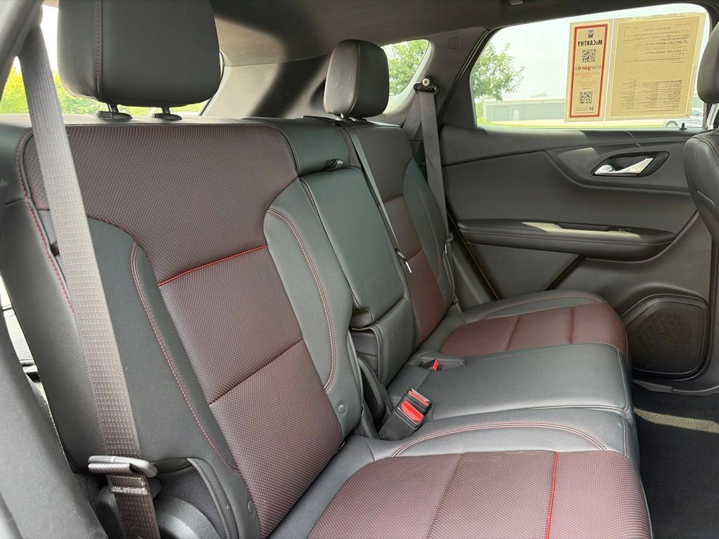 Used 2025 Chevrolet Blazer RS FWD image 40
