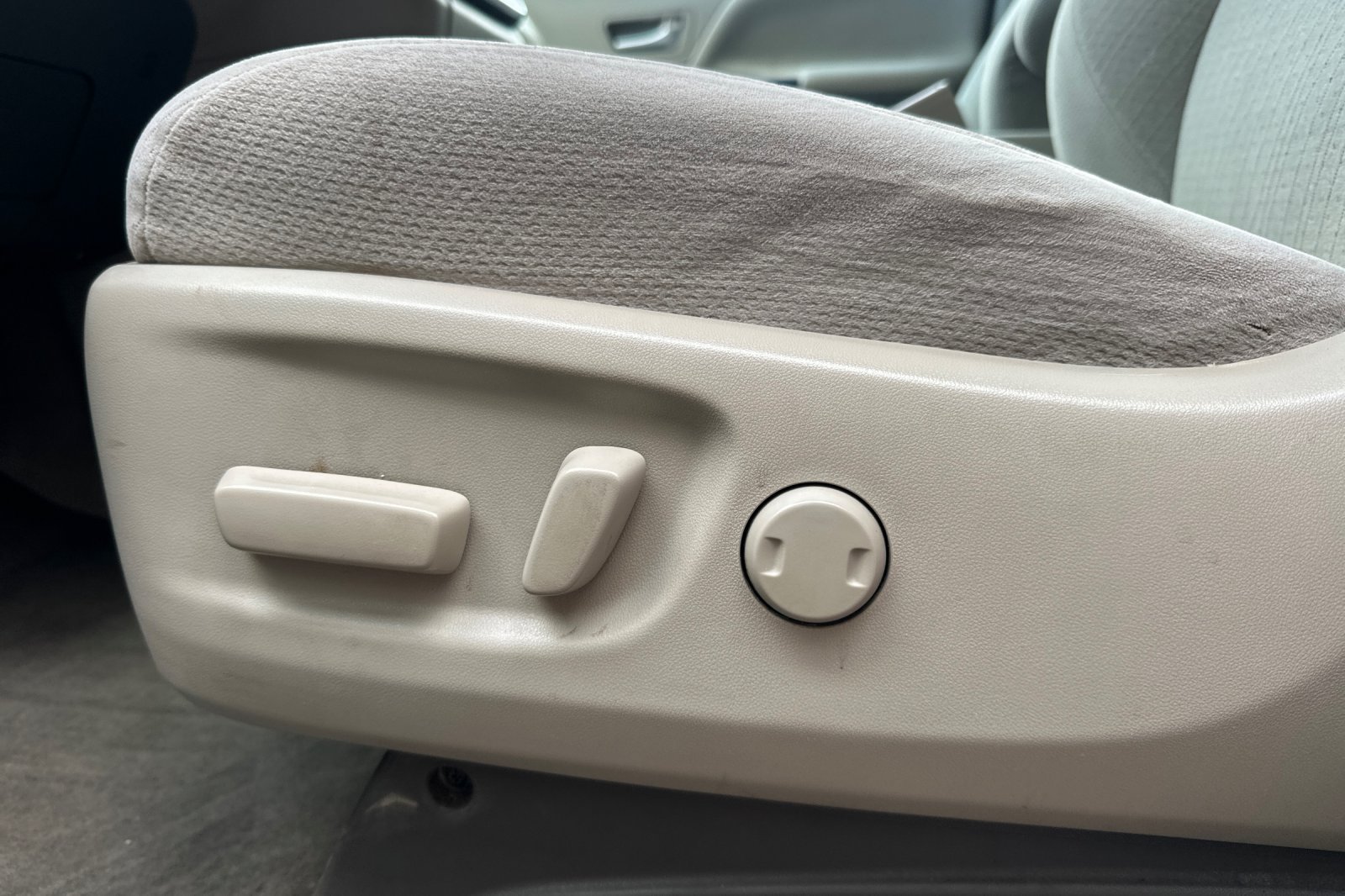 Used 2015 Toyota Sienna LE FWD image 13
