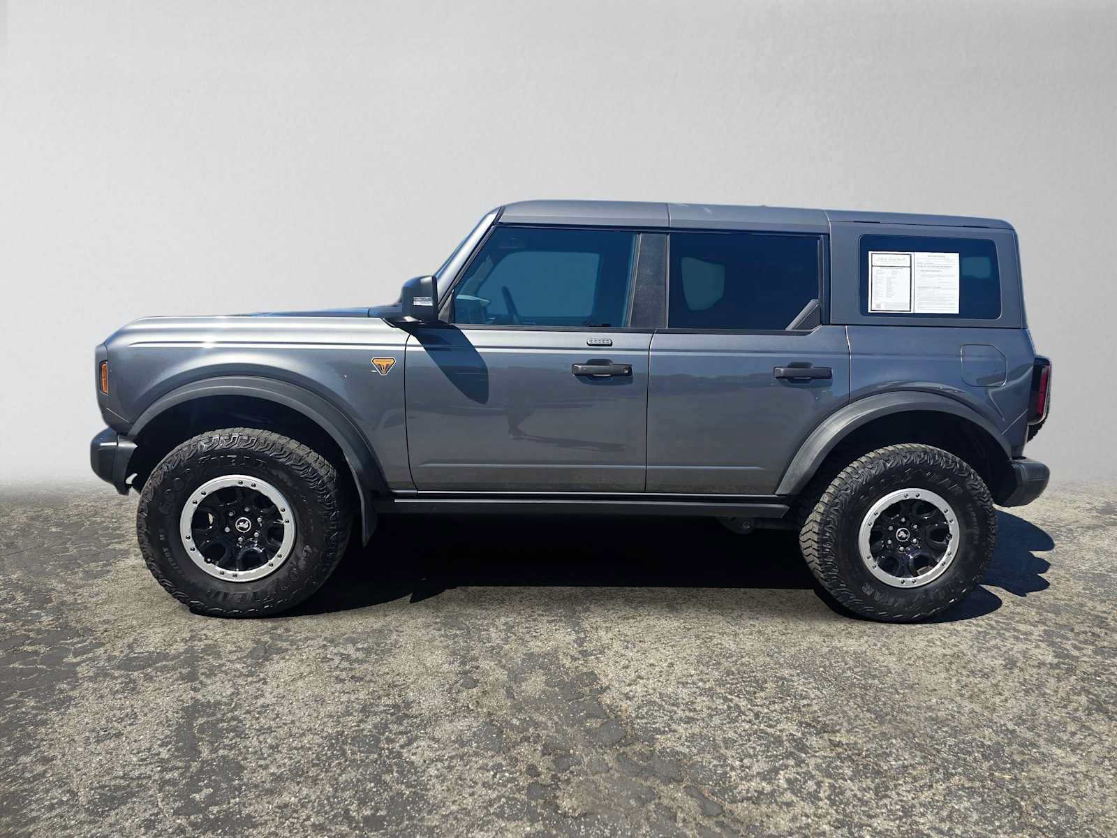 Used 2022 Ford Bronco Badlands AWD/4WD image 2