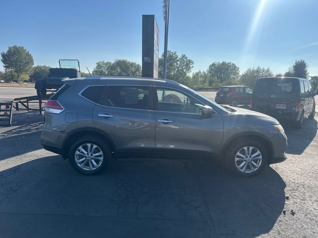 Used 2015 Nissan Rogue SV AWD/4WD image 3