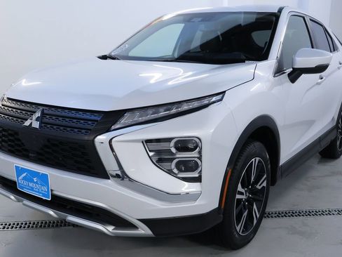 Used 2024 Mitsubishi Eclipse Cross SE image 3