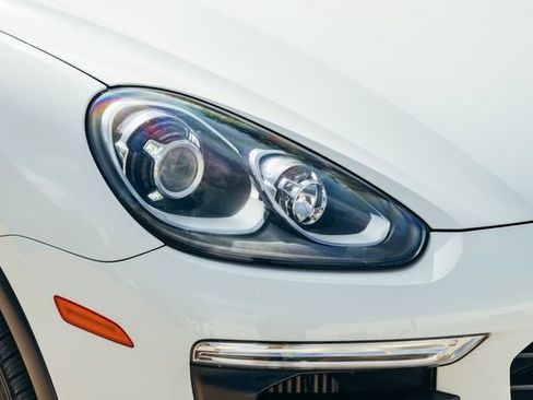 Used 2016 Porsche Cayenne S AWD/4WD image 37