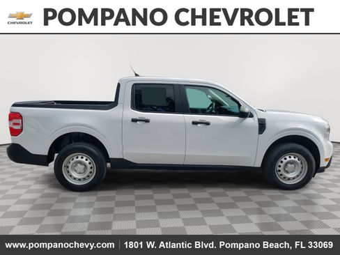 Used 2023 Ford Maverick XL image 2