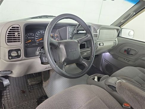 Used 1999 GMC Yukon 4WD 4-Door image 3