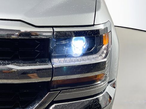 Used 2018 Chevrolet Silverado 1500 LT w/ All Star Edition image 12