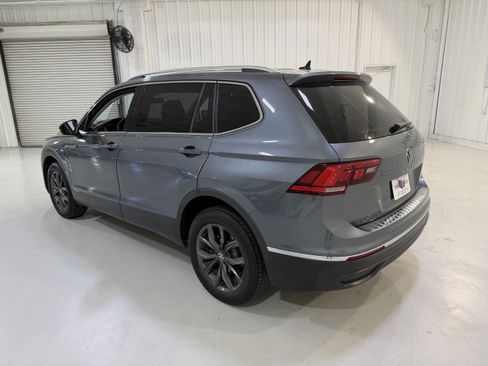 Used 2022 Volkswagen Tiguan SE image 3
