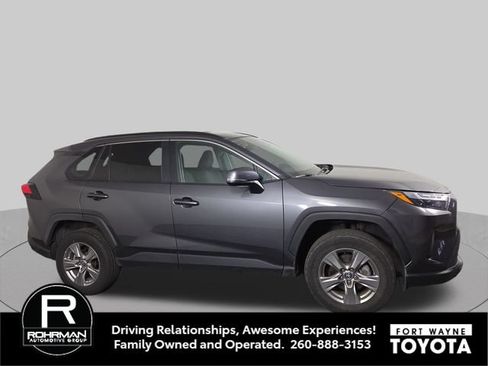 Used 2024 Toyota RAV4 XLE FWD image 5