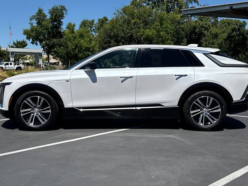 Used 2024 Cadillac Lyriq Luxury RWD image 14