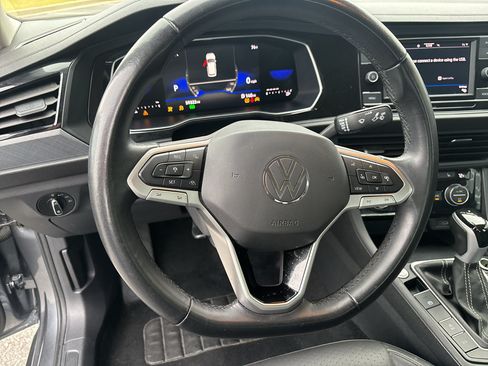 Used 2024 Volkswagen Jetta SE FWD image 11
