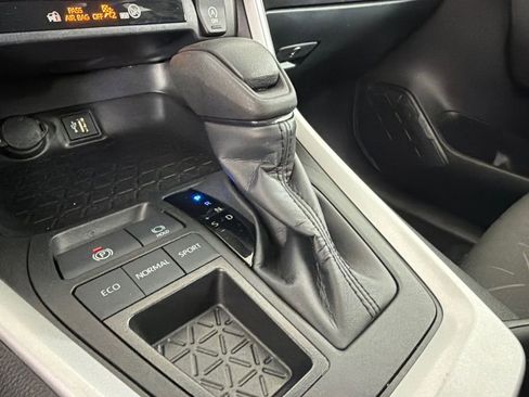 Used 2024 Toyota RAV4 XLE image 32