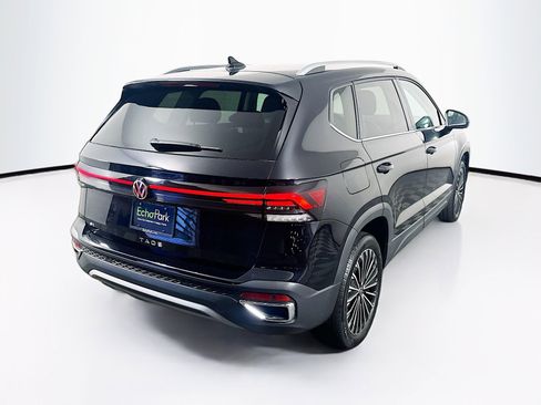 Used 2025 Volkswagen Taos SE FWD image 9
