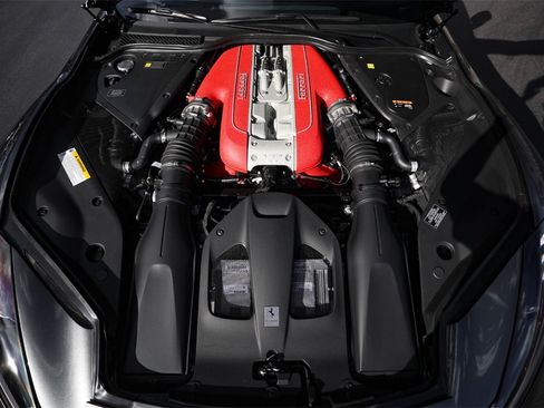 Certified 2022 Ferrari 812 GTS Base image 19