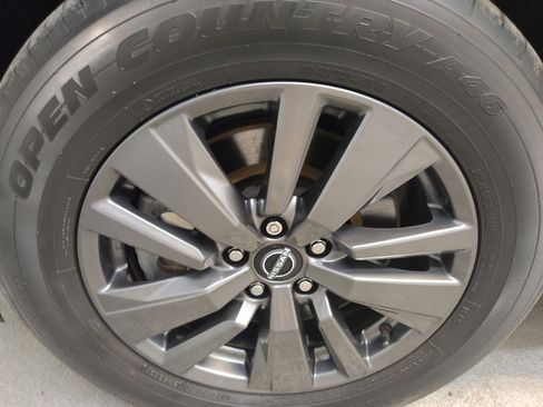 Used 2022 Nissan Pathfinder SV AWD/4WD image 31