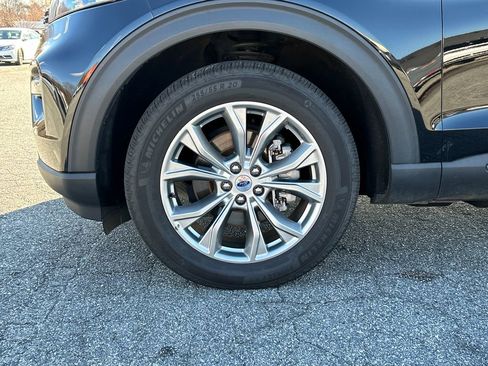 Used 2022 Ford Explorer XLT w/ Equipment Group 202A image 24