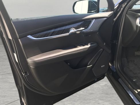 Certified 2025 Cadillac XT6 Premium Luxury image 21