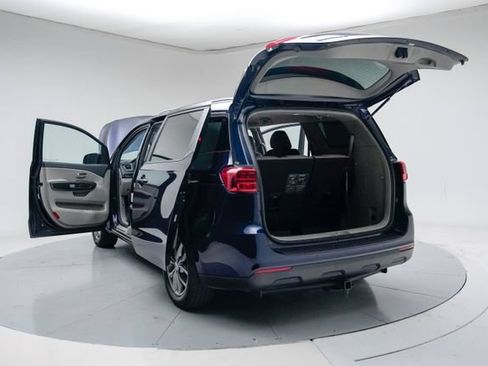 Used 2019 Kia Sedona EX FWD image 19