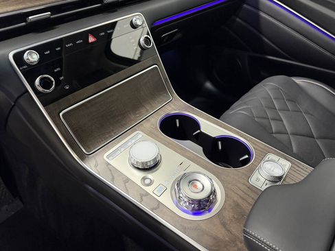 Used 2025 Genesis GV80 3.5T Prestige image 11