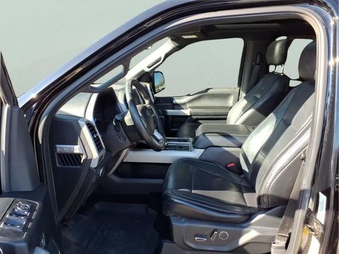 Used 2017 Ford F150 Lariat w/ Equipment Group 502A Luxury image 31