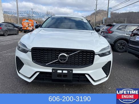 Used 2025 Volvo XC60 B5 Plus image 2