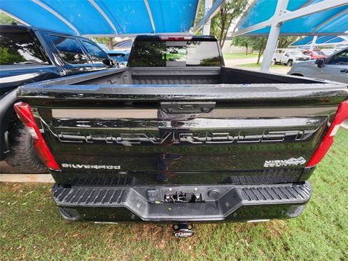 Used 2022 Chevrolet Silverado 1500 High Country w/ High Country Premium Package AWD/4WD image 5